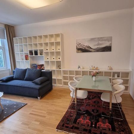 Sunny Apartment Next To Metro 1Br Wien Exteriör bild