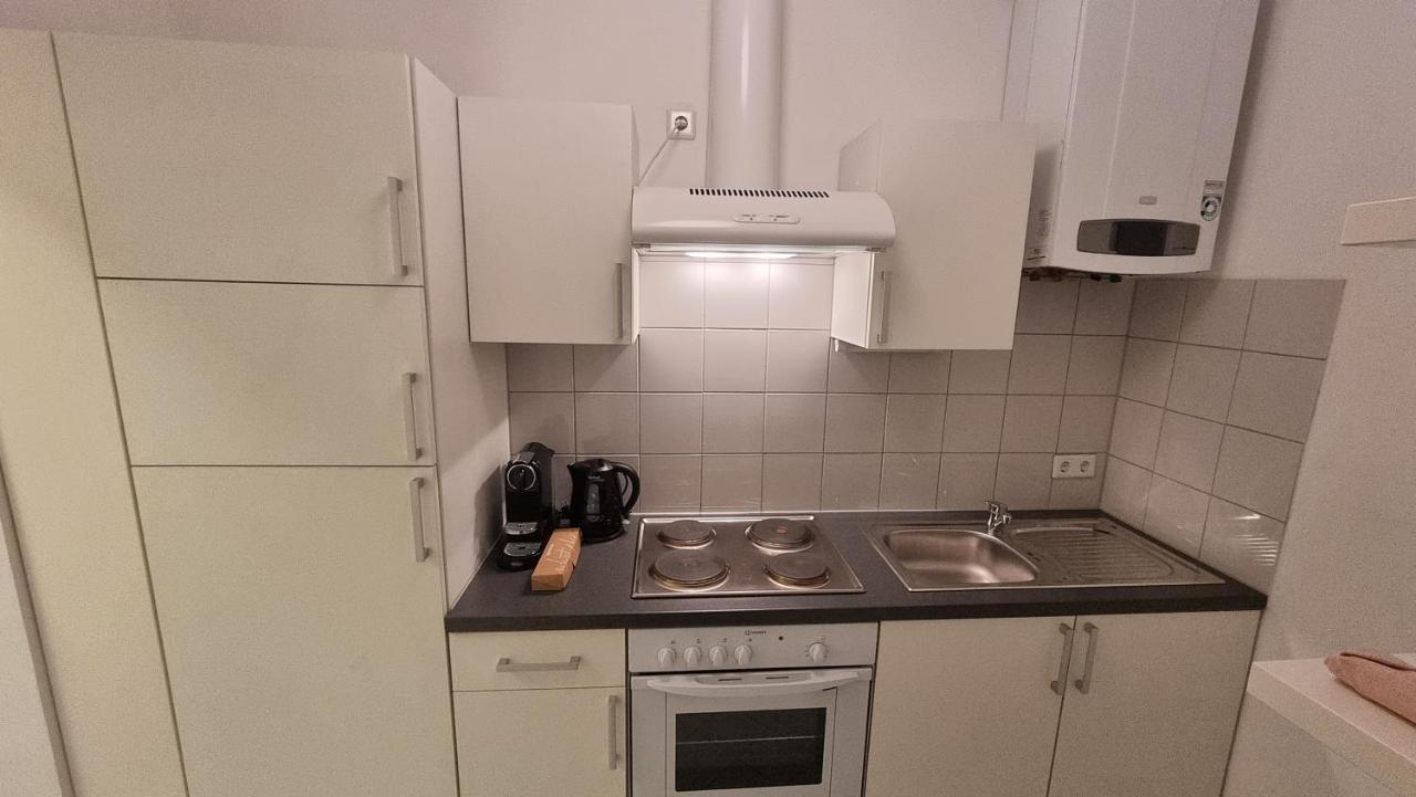 Sunny Apartment Next To Metro 1Br Wien Exteriör bild